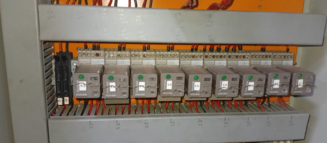 Platine de relayage machine