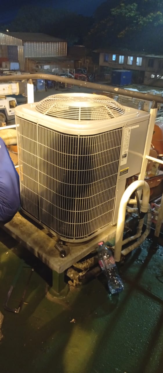 Installation d'un groupe de climatisation